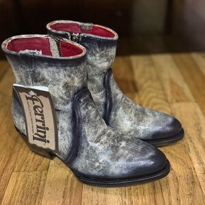NEW - Size 8.5 - Ferrini Vintage Look Stacey Gray and Black Distress Ankle Boots